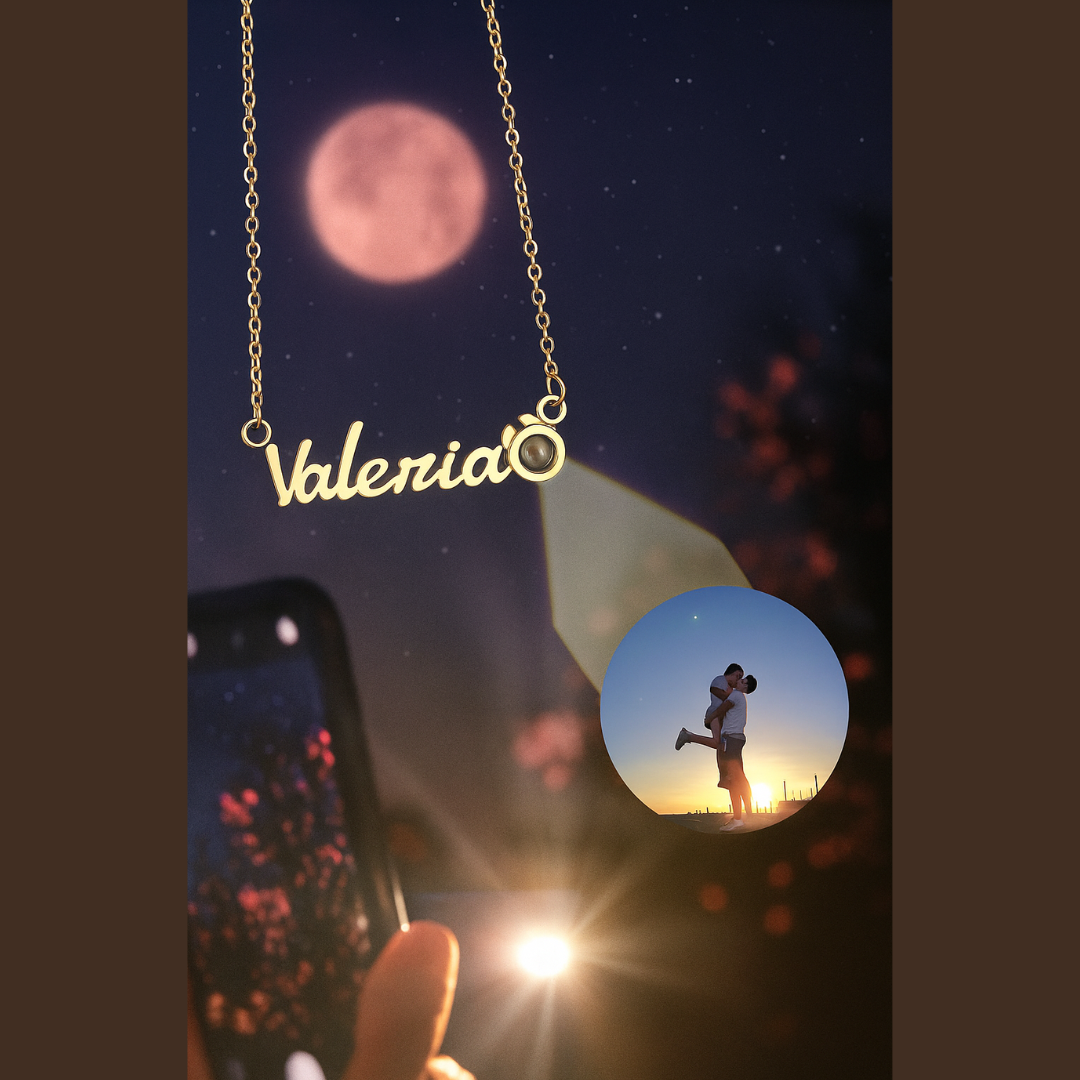 Collana con Nome Inciso e Proiezione Magica della Tua Foto.